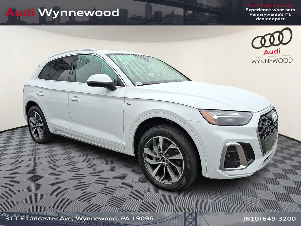 Used 2023 Audi Q5 2.0T Premium w/ Convenience Package image 1
