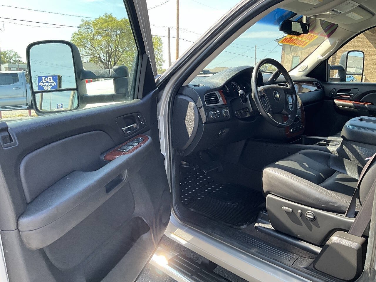 Used 2009 Chevrolet Silverado 2500 LTZ AWD/4WD image 21