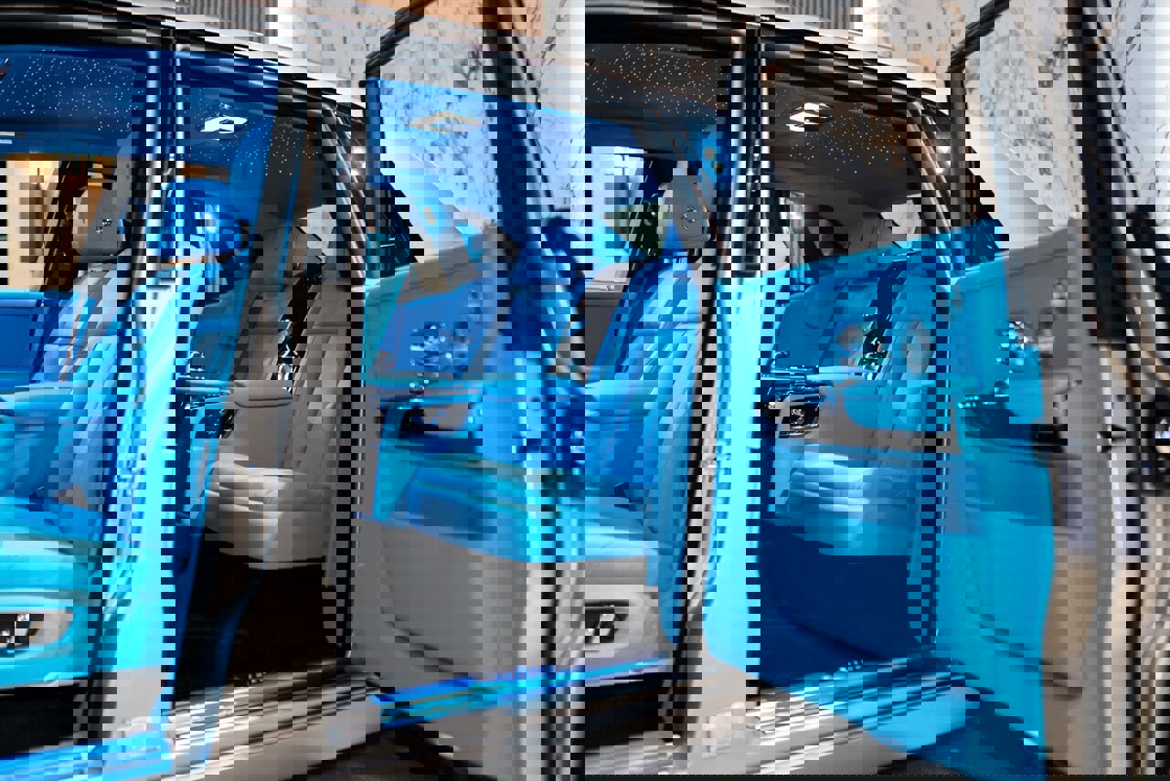 Used 2025 Rolls-Royce Phantom Sedan image 15