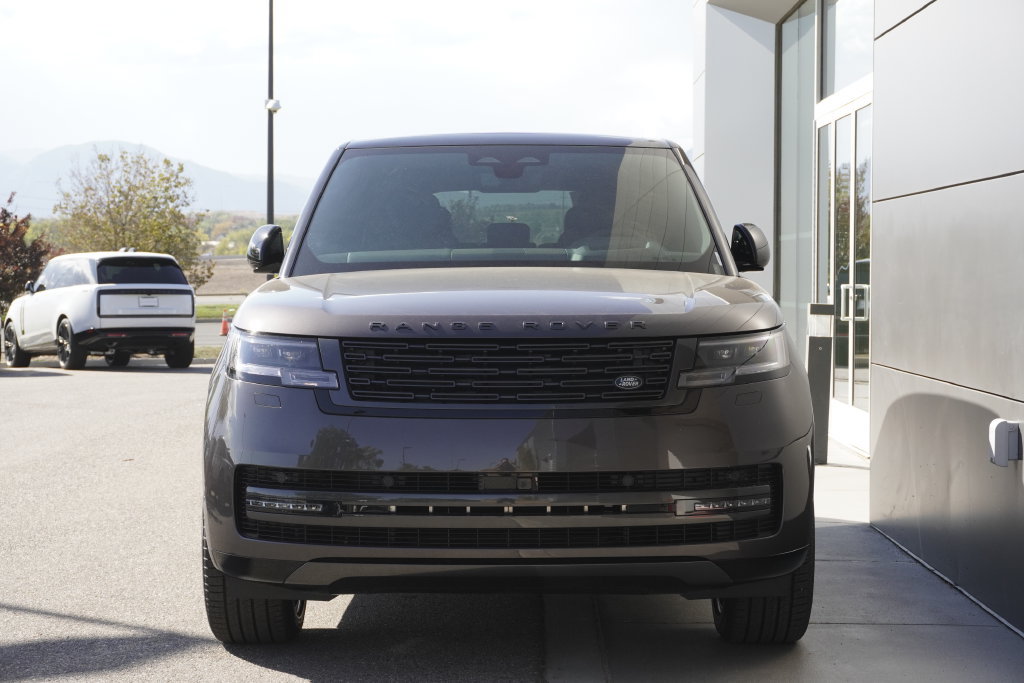 New 2026 Land Rover Range Rover Long Wheelbase SE AWD/4WD image 5
