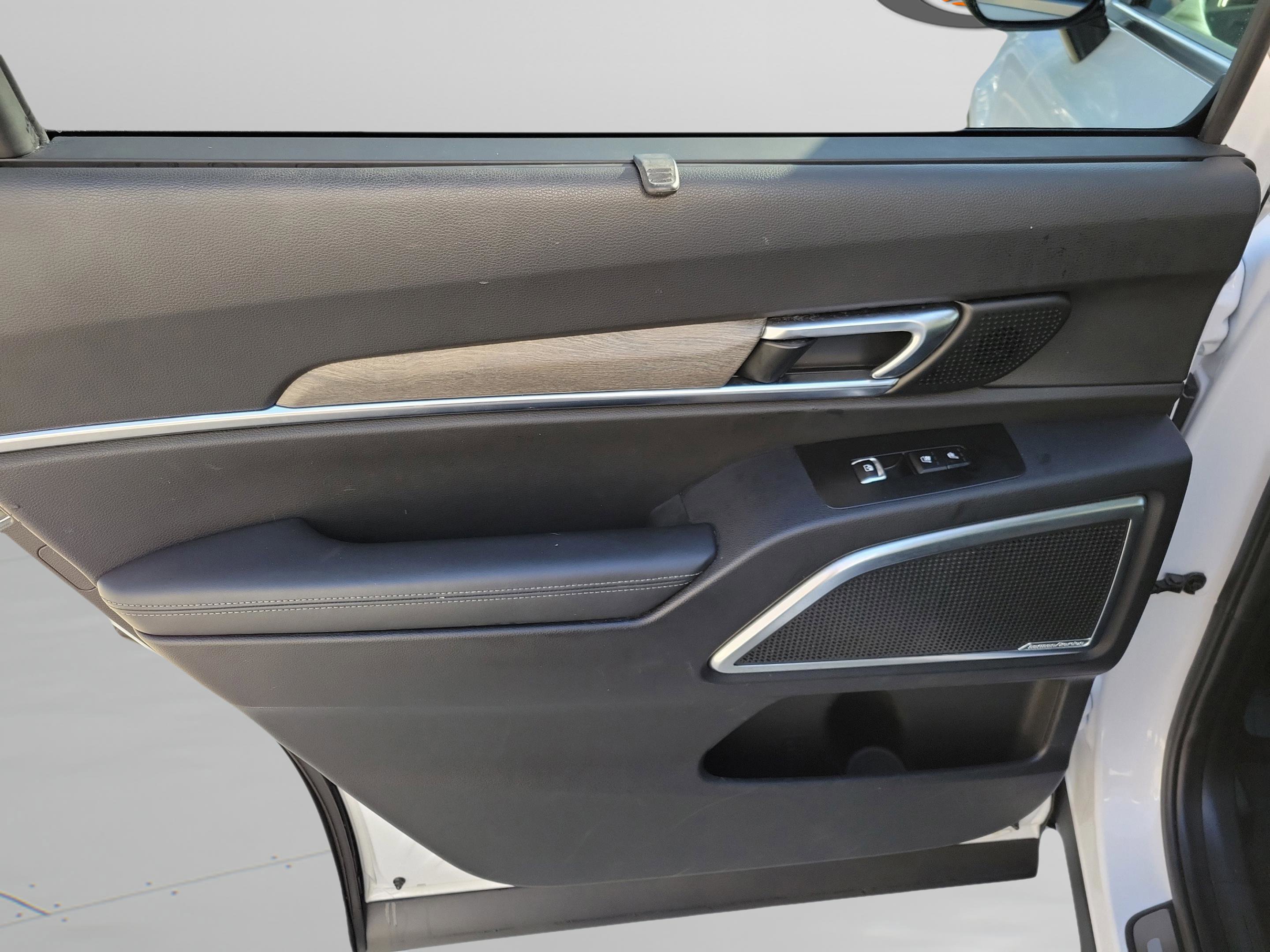 Used 2022 Kia Telluride SX w/ SX Prestige Package AWD/4WD image 9