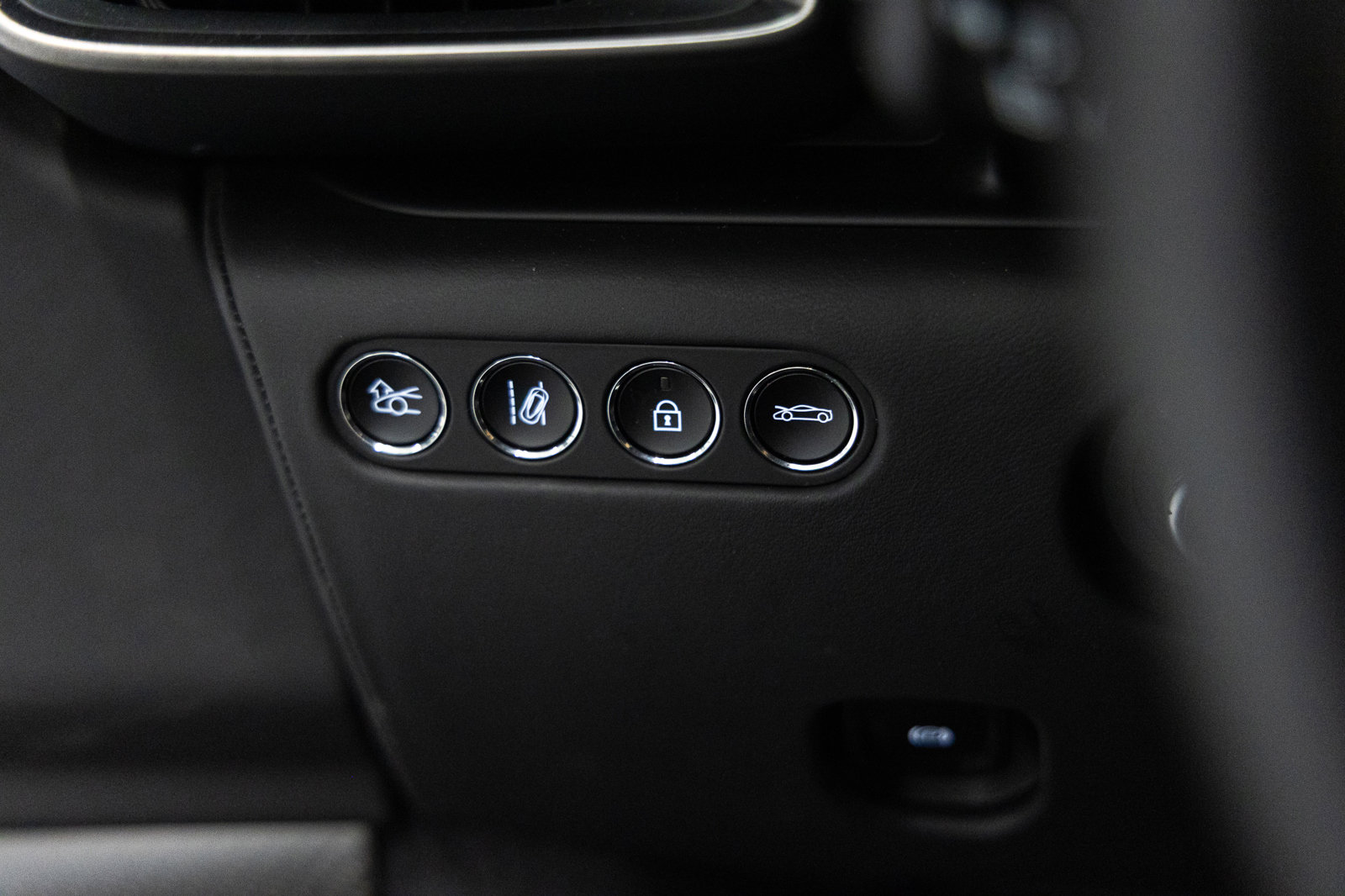 Used 2023 McLaren Artura image 40