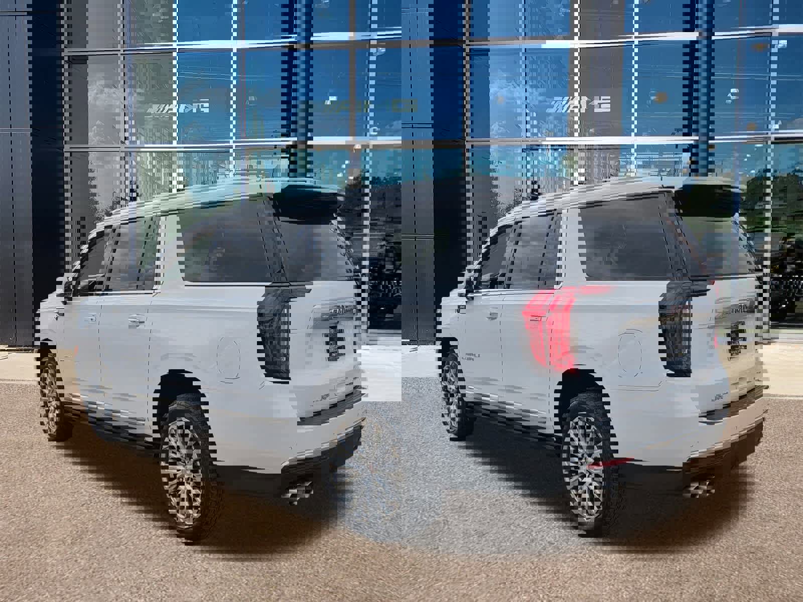 Used 2022 GMC Yukon XL Denali image 7