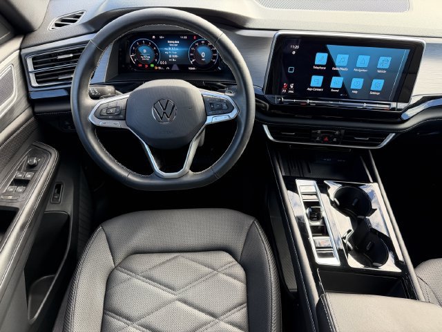 Used 2026 Volkswagen Atlas Cross Sport SE FWD image 11