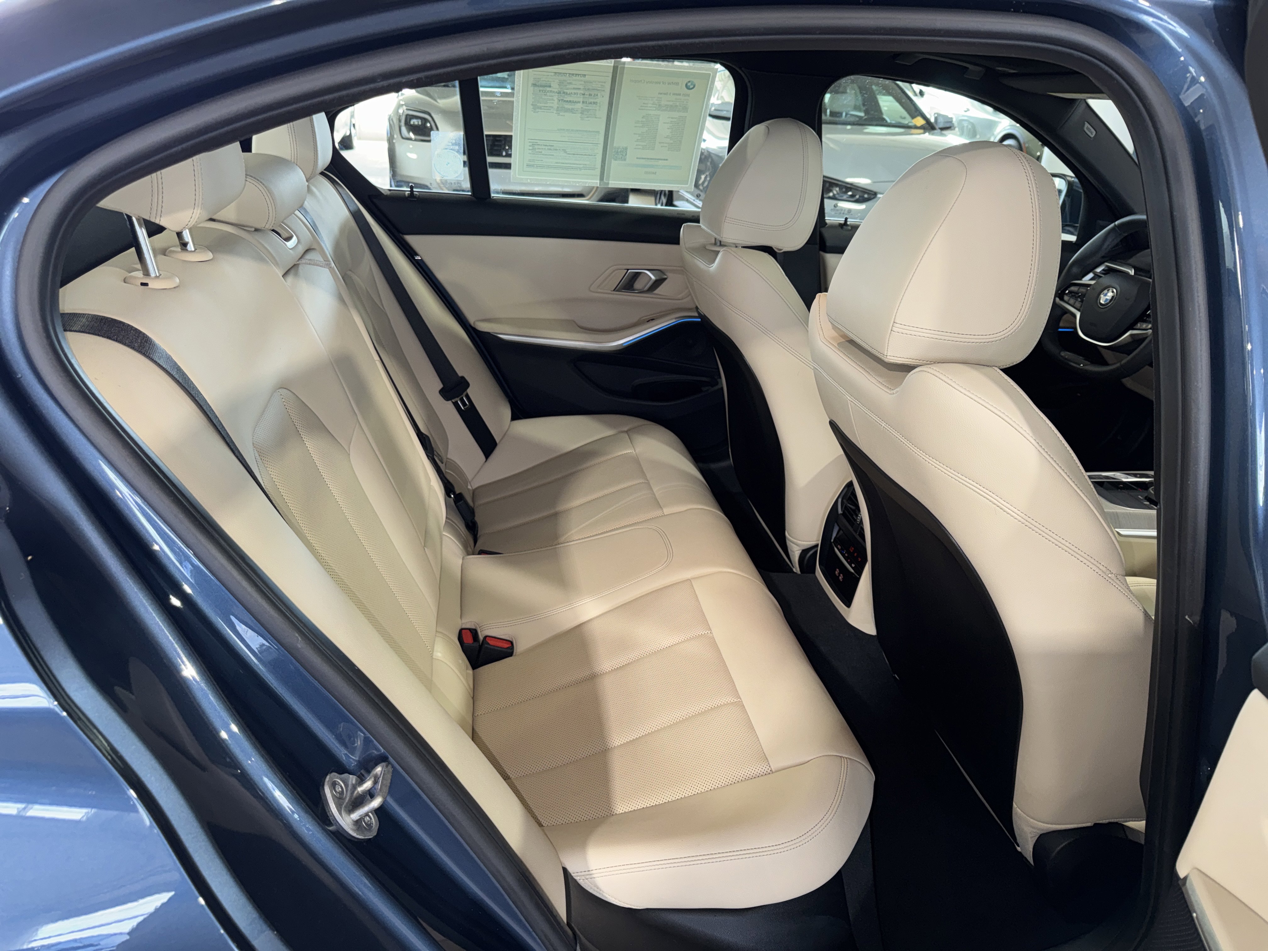 Used 2025 BMW 330i Sedan w/ Convenience Package RWD image 10