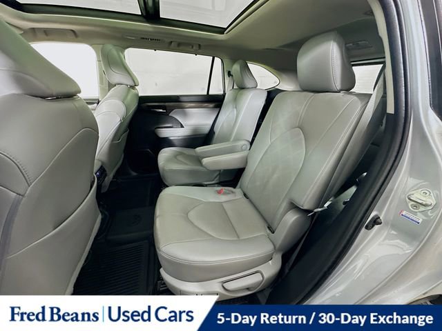 Used 2023 Toyota Highlander Platinum image 23