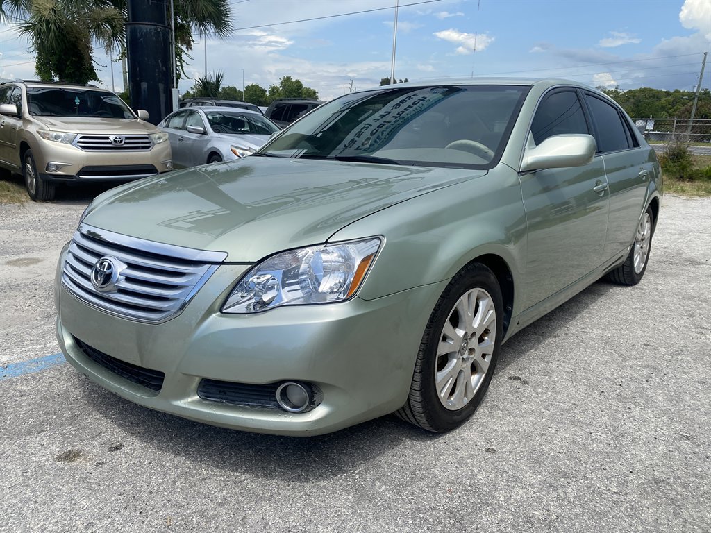 Used 2009 Toyota Avalon XLS FWD image 3