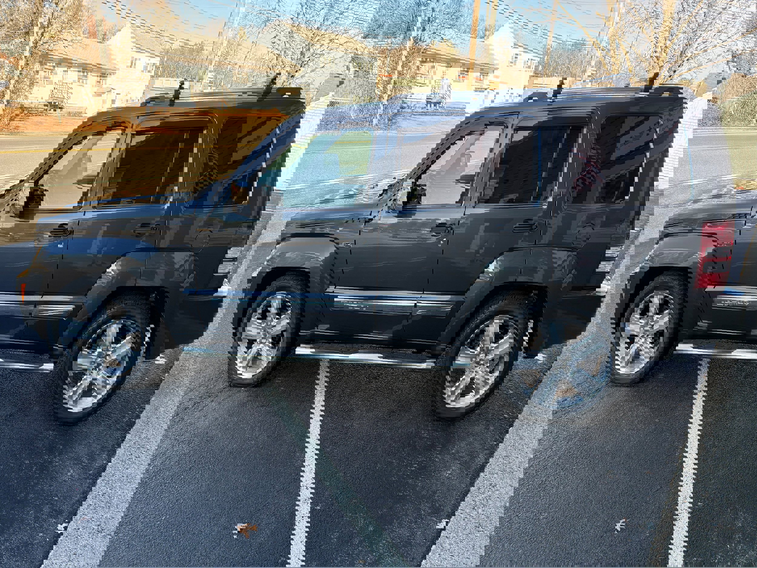 Used 2011 Jeep Liberty Sport image 6