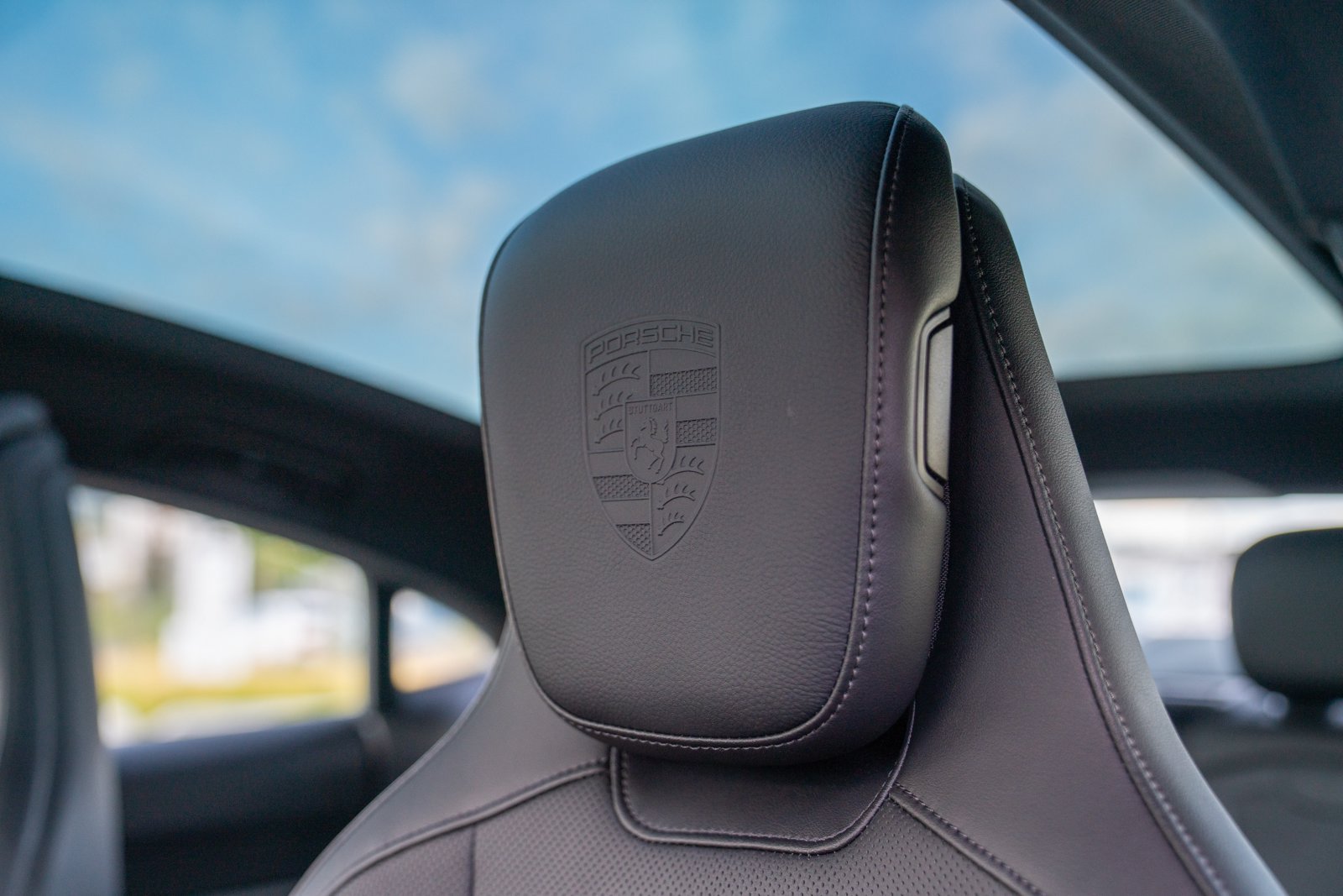 Certified 2025 Porsche Taycan AWD/4WD image 13