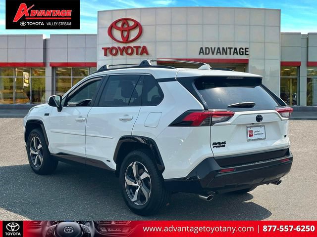 Used 2023 Toyota RAV4 SE w/ Weather & Moonroof Package AWD/4WD image 10