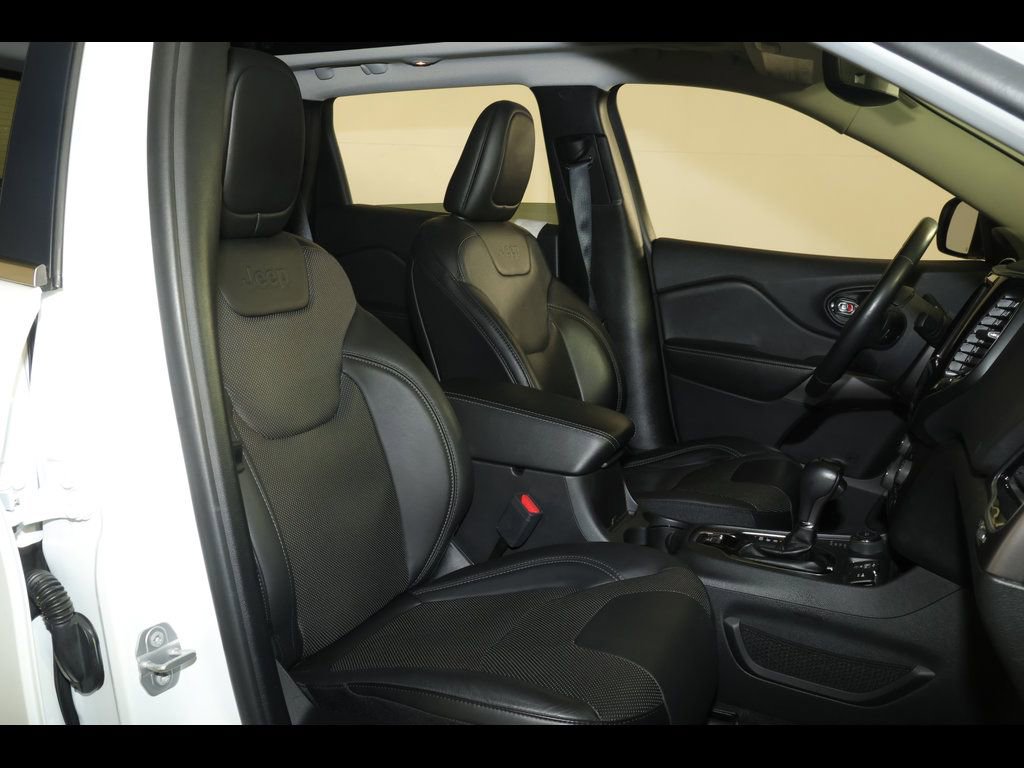 Used 2019 Jeep Cherokee Limited AWD/4WD image 30