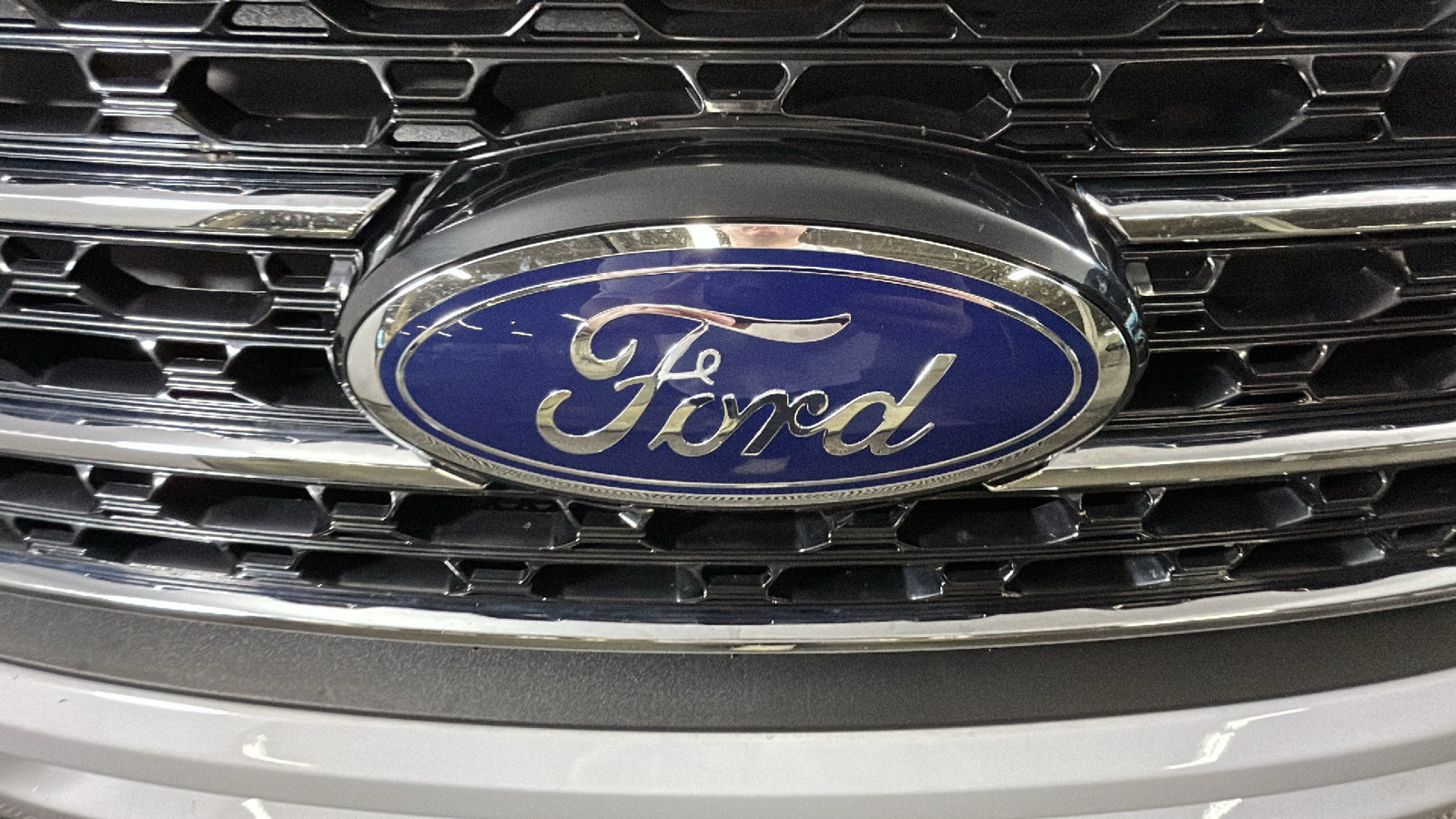 Used 2020 Ford Explorer XLT w/ Comfort Package AWD/4WD image 10