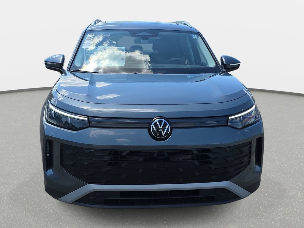 New 2026 Volkswagen Tiguan SE FWD image 2