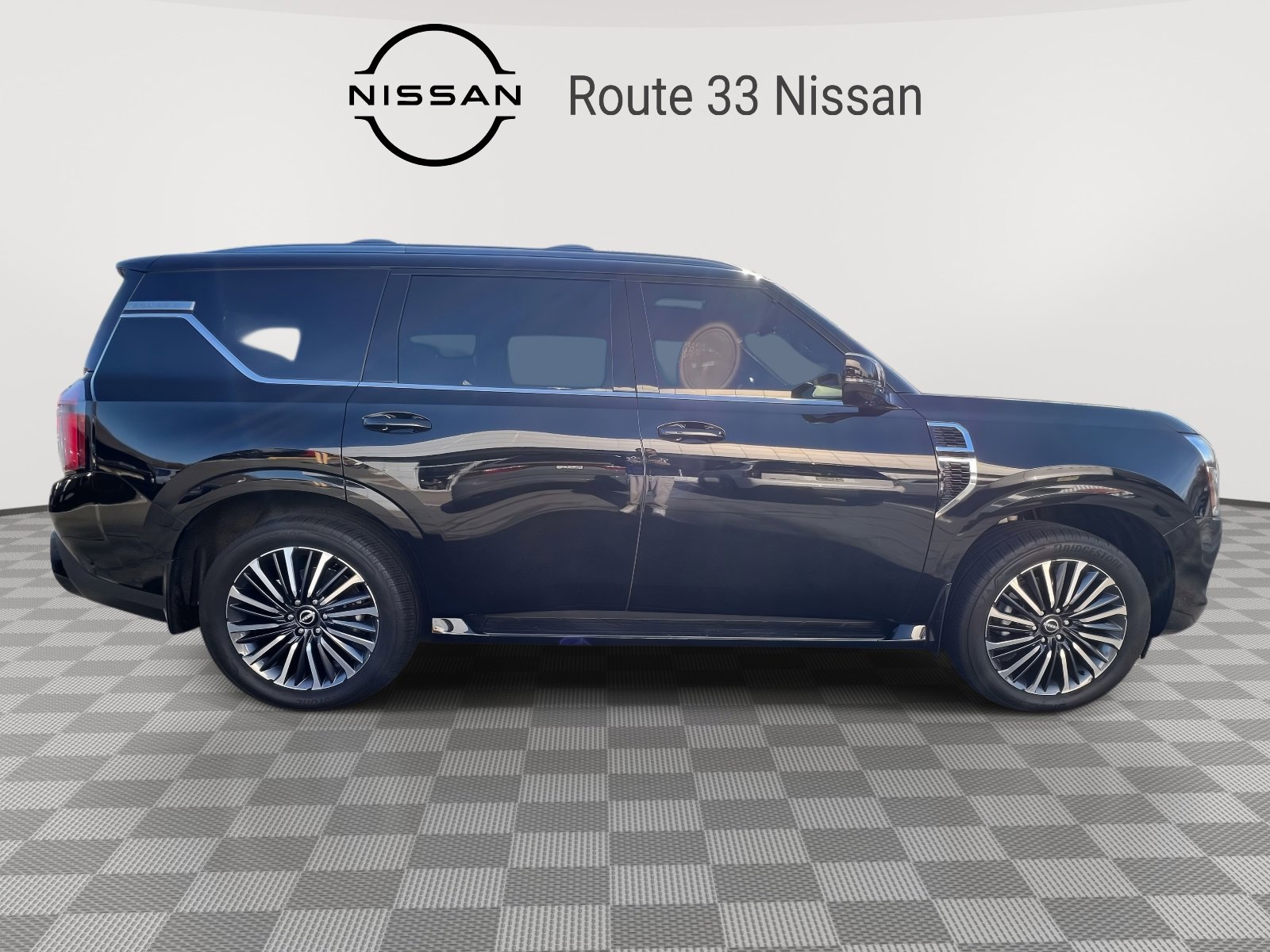 Used 2025 Nissan Armada Platinum Reserve image 5