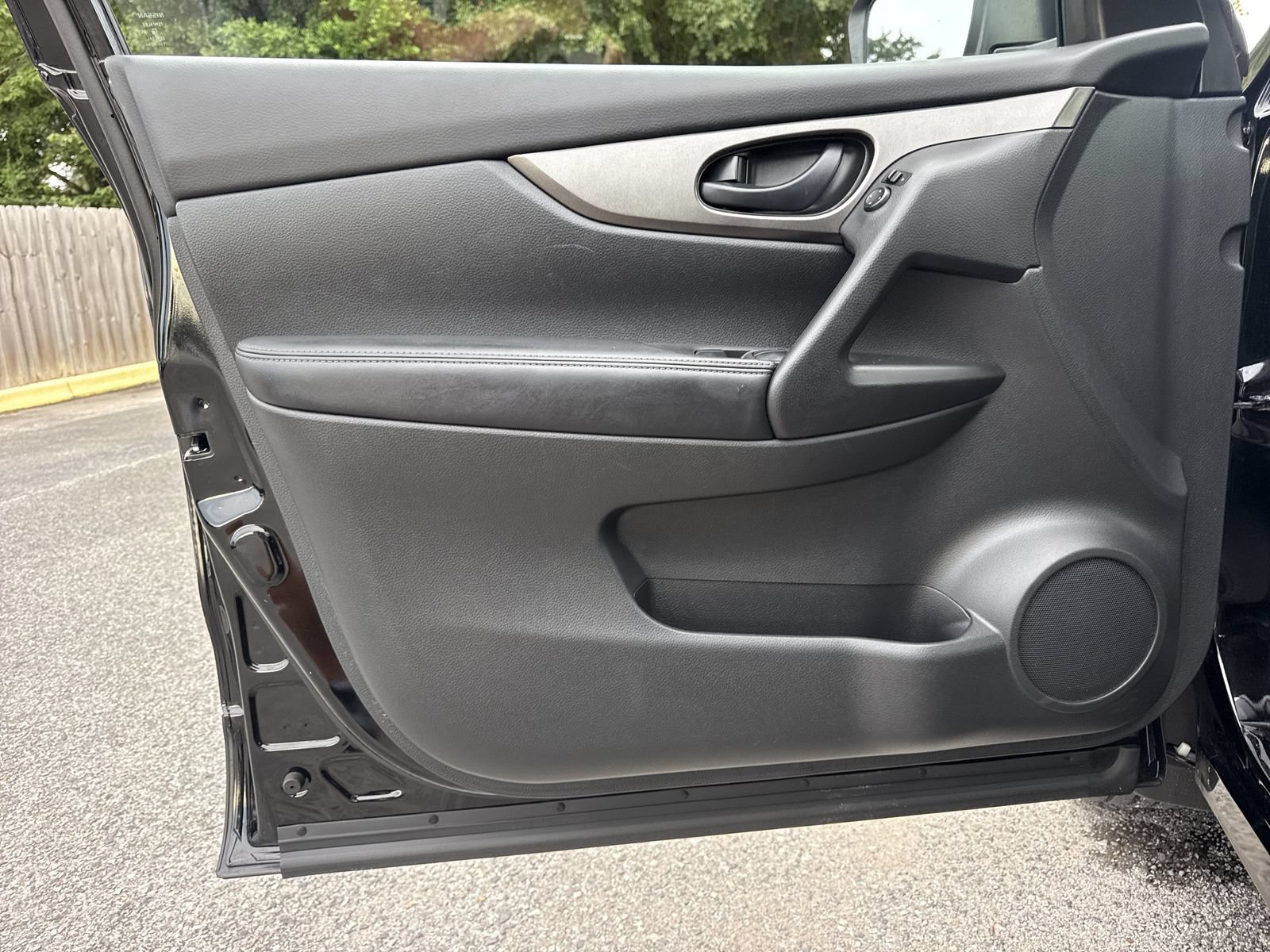 Used 2019 Nissan Rogue Sport S w/ Appearance Package FWD image 13