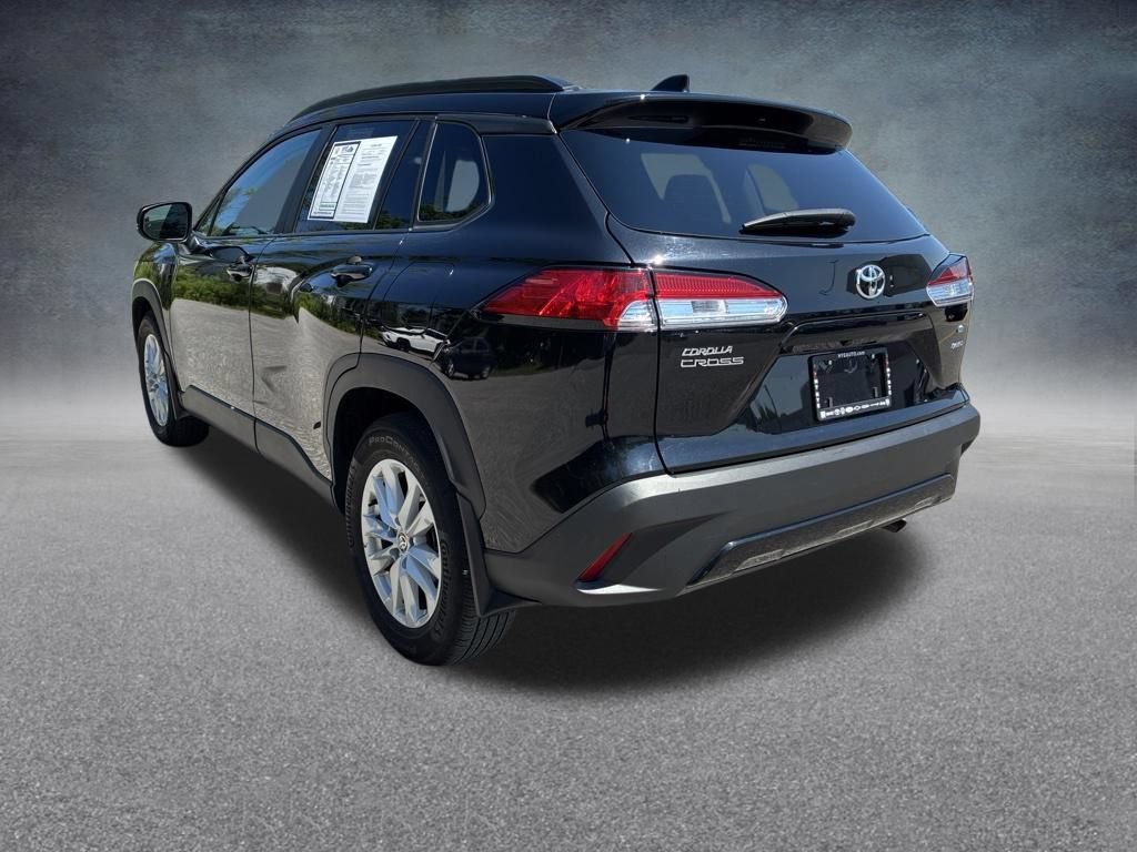 Used 2024 Toyota Corolla Cross LE w/ Moonroof Package AWD/4WD image 3