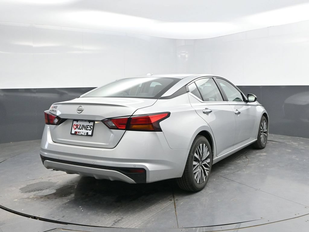 Used 2025 Nissan Altima 2.5 SV FWD image 7