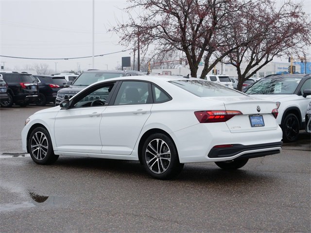 Certified 2024 Volkswagen Jetta Sport image 5