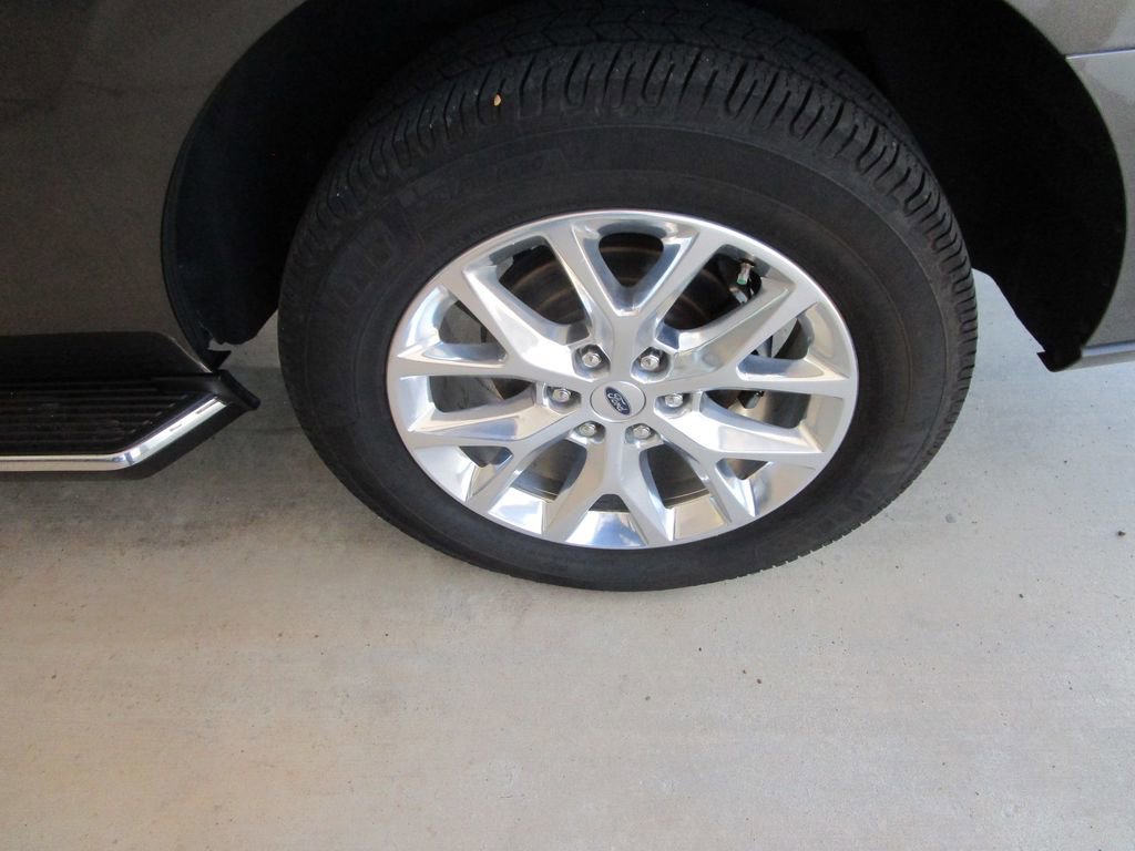 Used 2021 Ford Expedition XLT RWD image 11