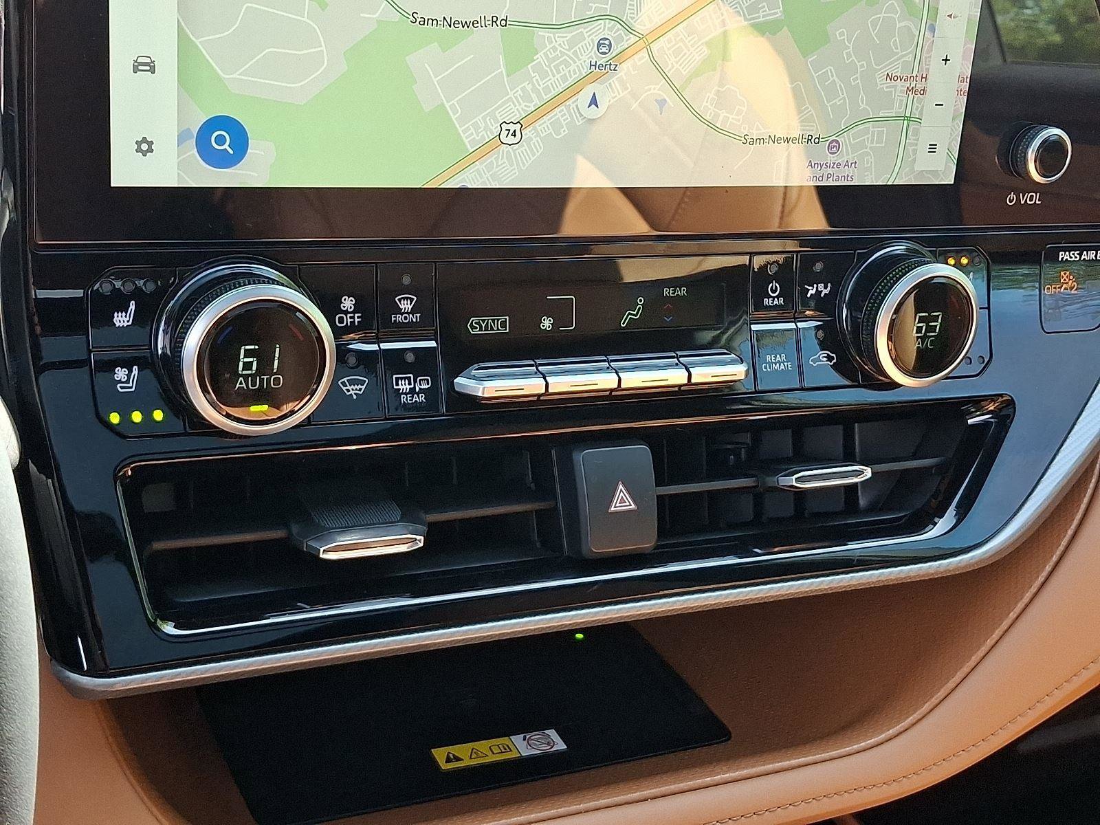 Used 2025 Toyota Highlander Platinum image 16