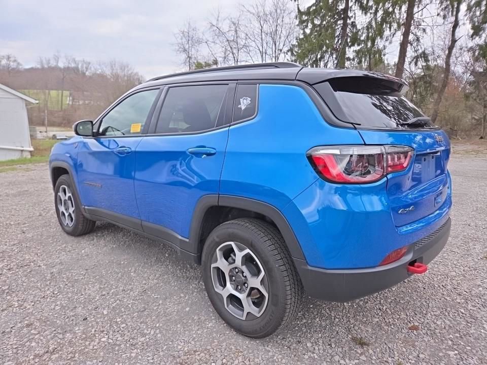 Used 2022 Jeep Compass Trailhawk w/ Trailhawk Convenience Group AWD/4WD image 3
