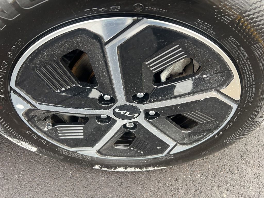 Certified 2024 Kia Niro EX image 43