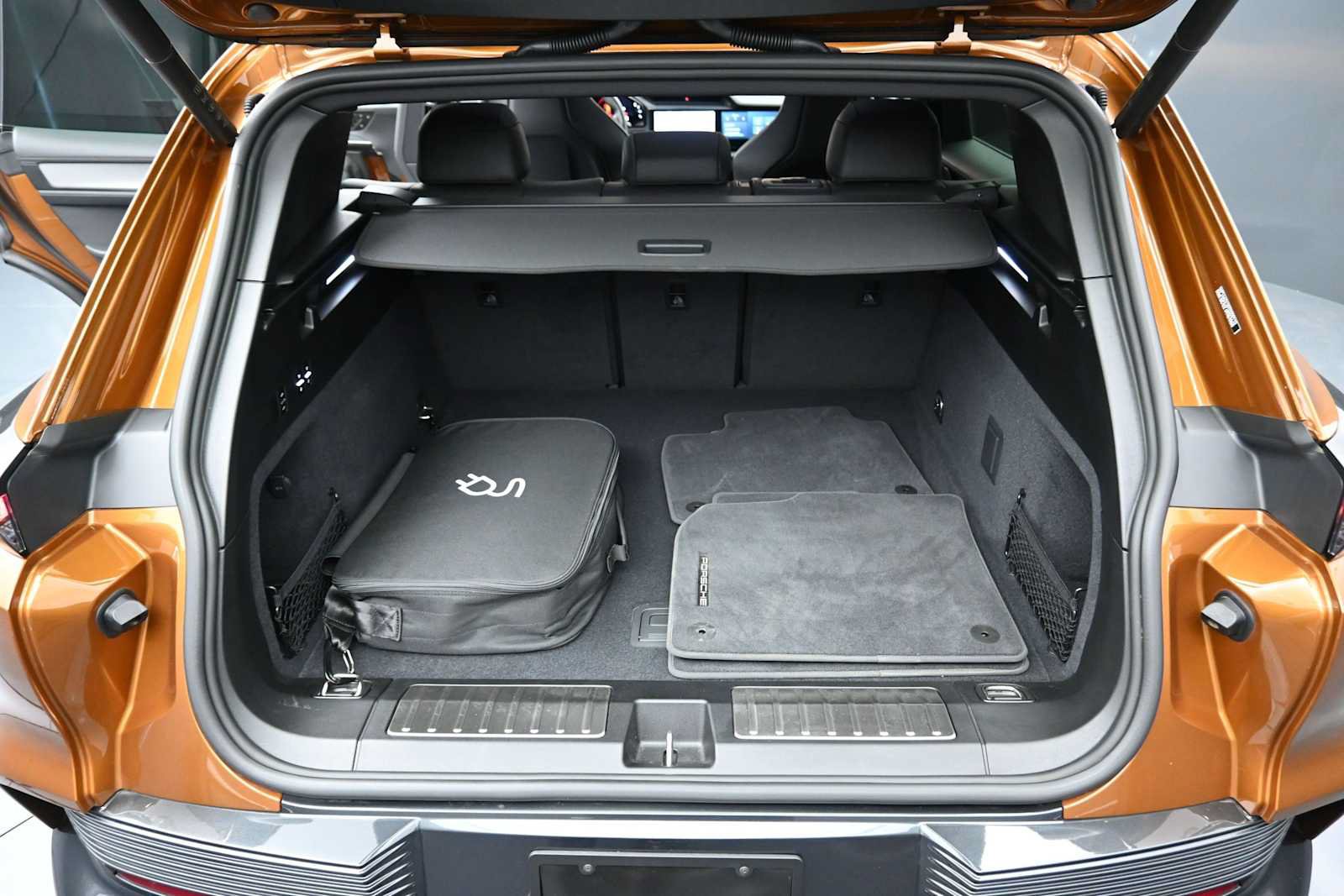 New 2026 Porsche Cayenne Electric AWD/4WD image 26
