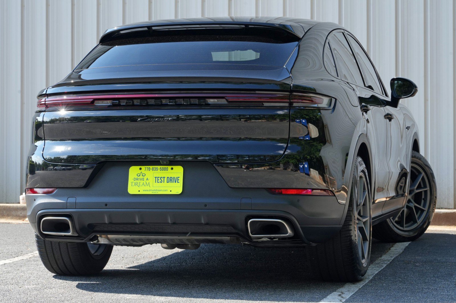 Used 2024 Porsche Cayenne Coupe AWD/4WD image 5