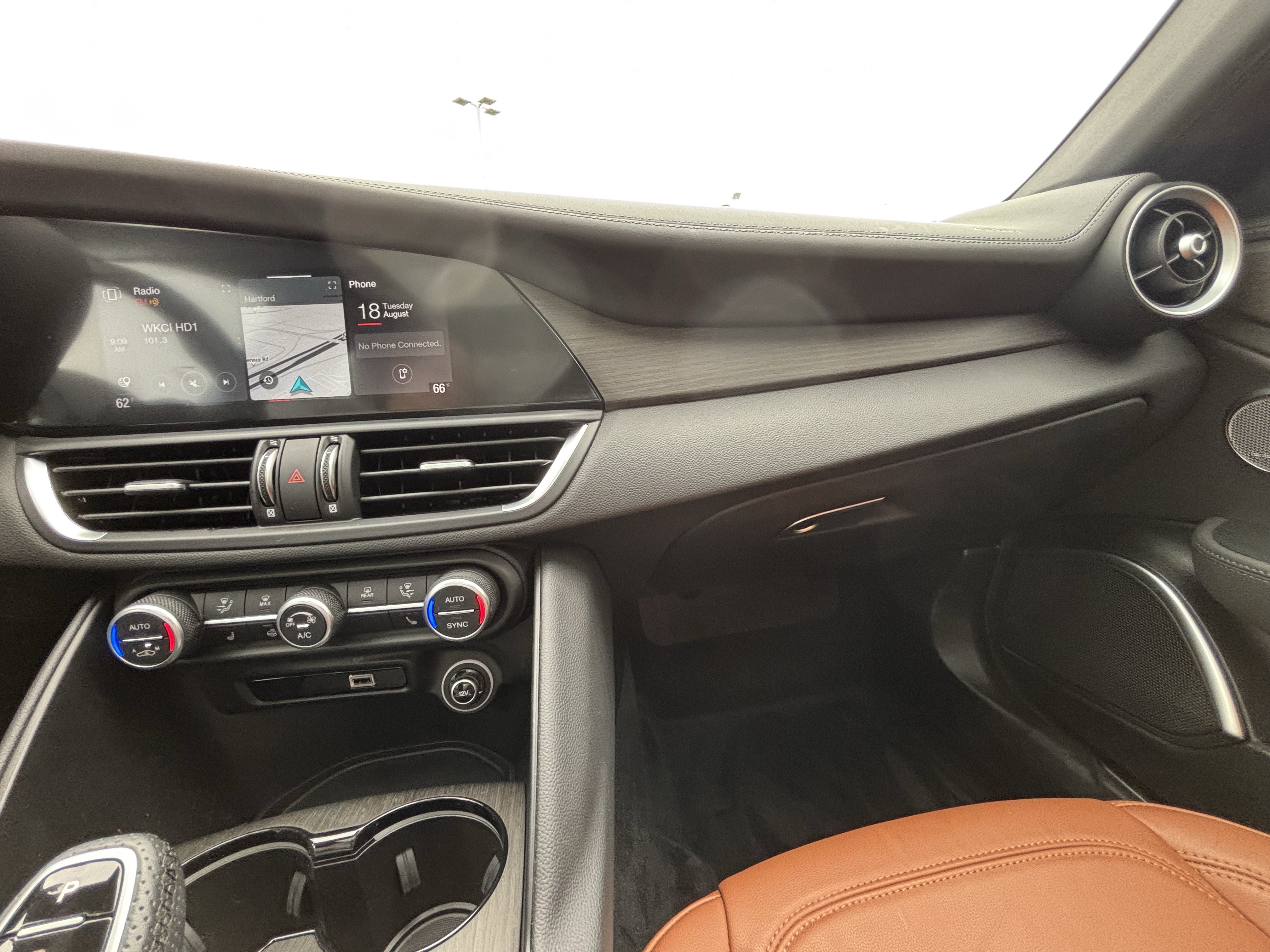 Certified 2023 Alfa Romeo Giulia Ti AWD/4WD image 35