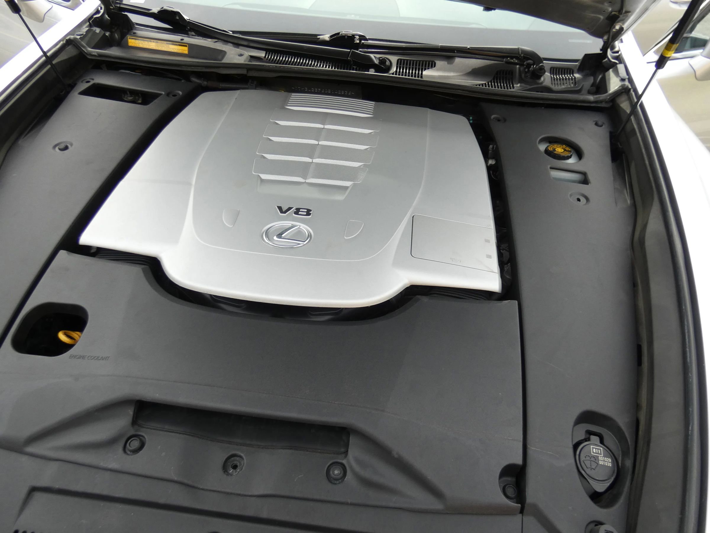 Used 2016 Lexus LS 460 w/ Comfort Package image 91