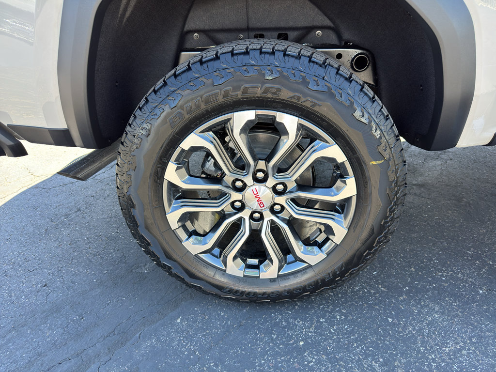 New 2026 GMC Canyon Denali AWD/4WD image 9
