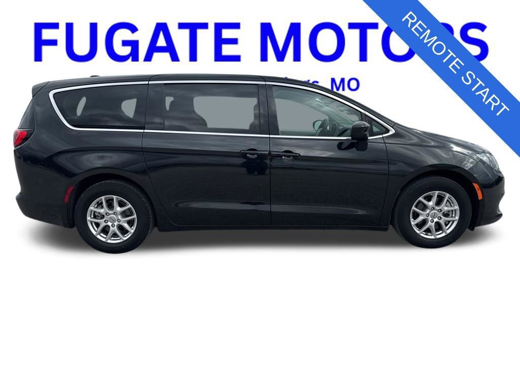 Used 2023 Chrysler Voyager LX image 7