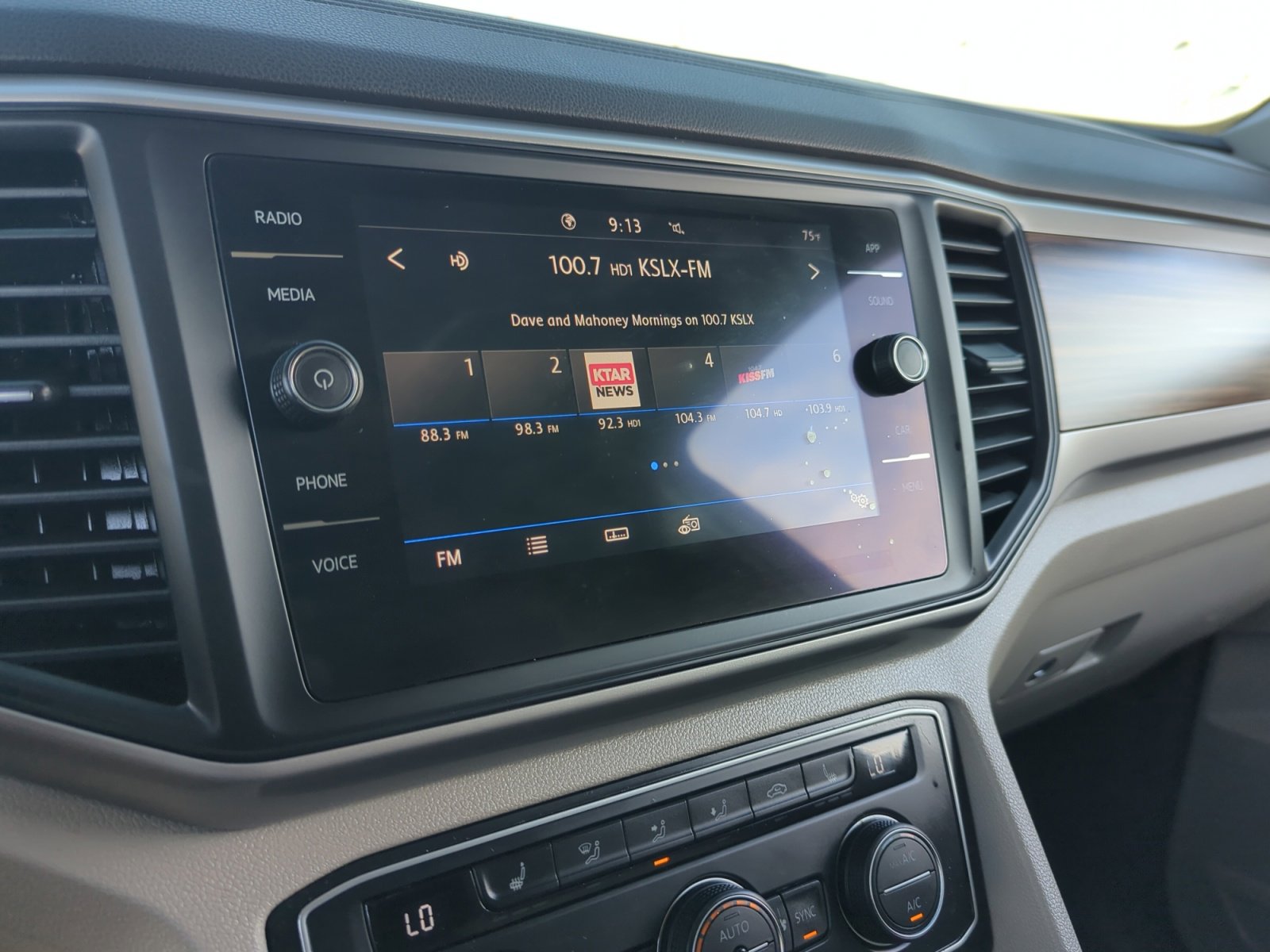 Used 2021 Volkswagen Atlas SE image 27