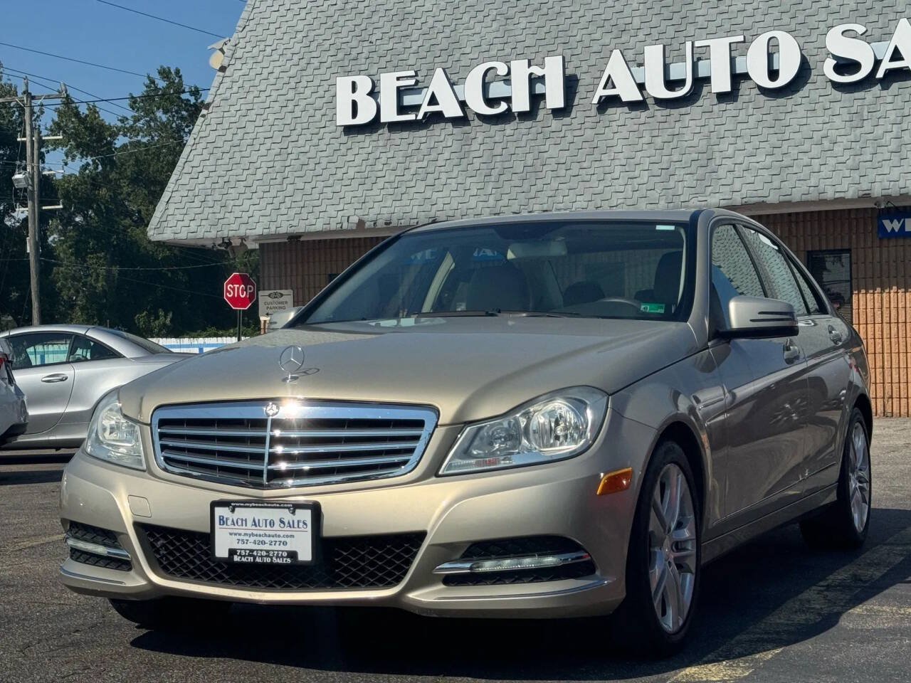 Used 2012 Mercedes-Benz C 300 4MATIC Sedan image 2