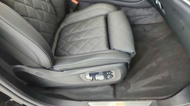 Used 2026 BMW X7 xDrive40i image 24