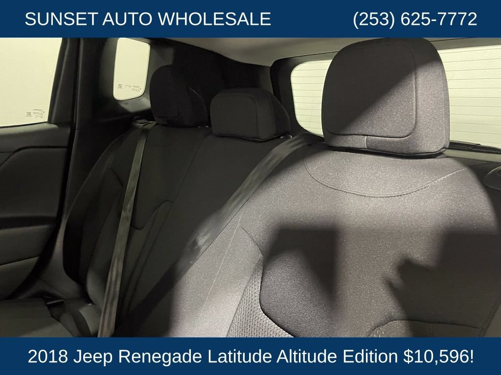 Used 2018 Jeep Renegade Altitude AWD/4WD image 32
