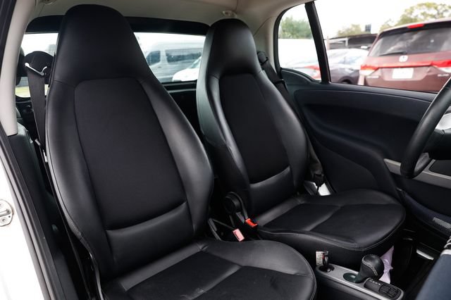 Used 2015 smart fortwo passion RWD image 13