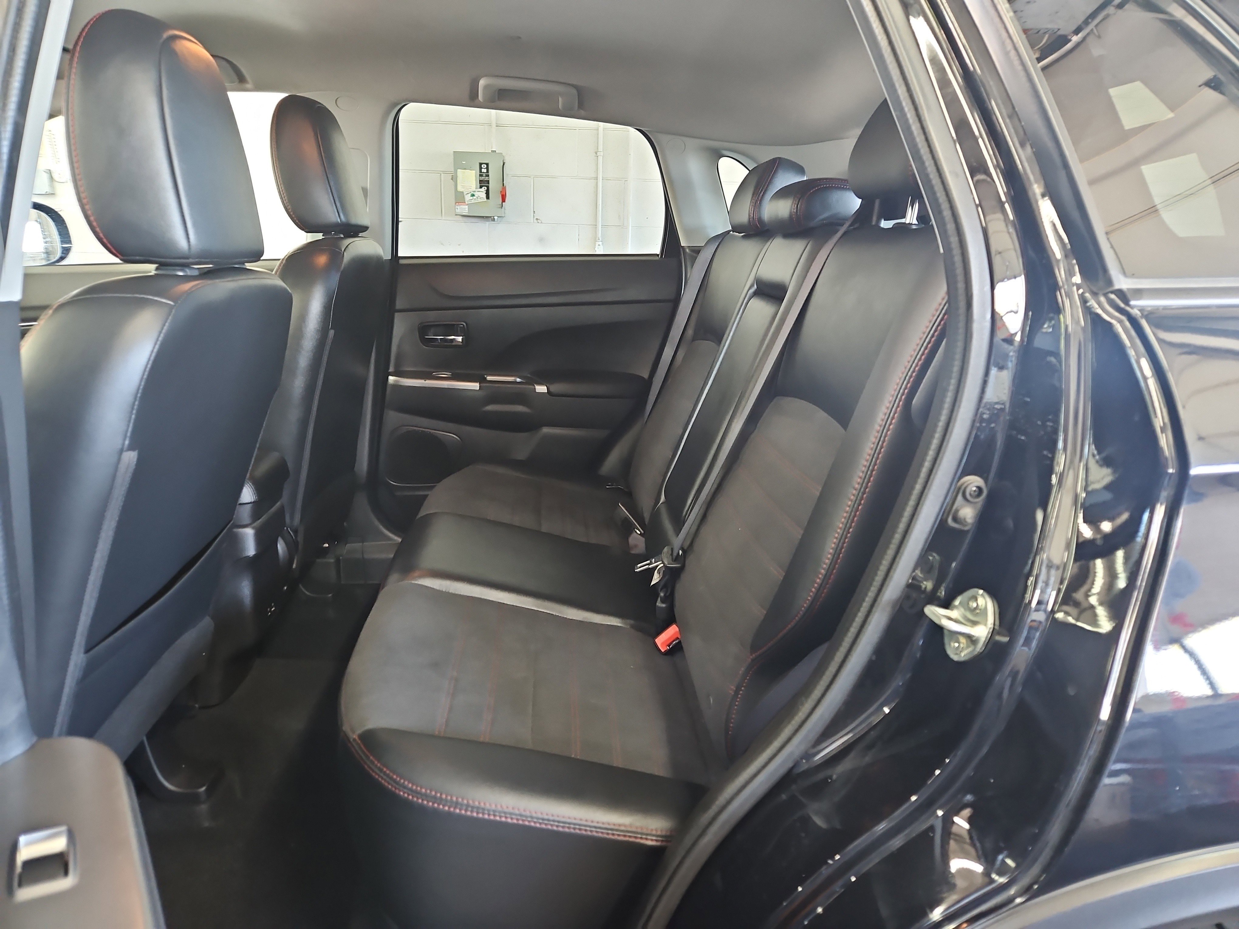 Used 2023 Mitsubishi Outlander Sport SE image 11