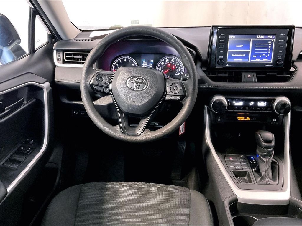 Certified 2021 Toyota RAV4 LE AWD/4WD image 17