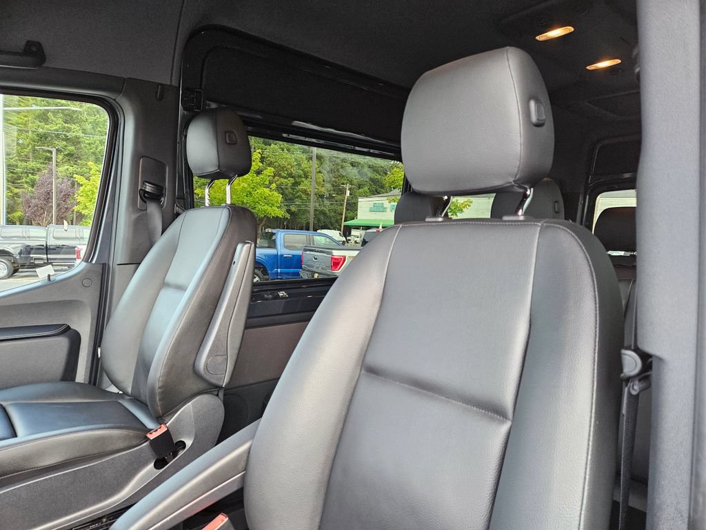 Used 2024 Mercedes-Benz Sprinter 2500 image 19