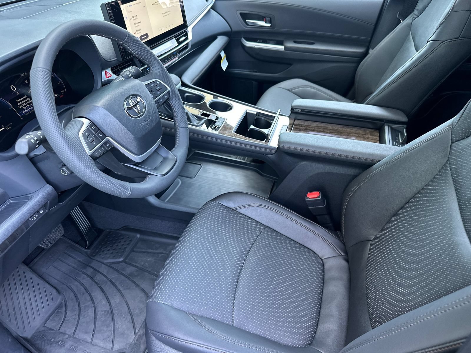 Used 2026 Toyota Sienna Limited FWD image 10