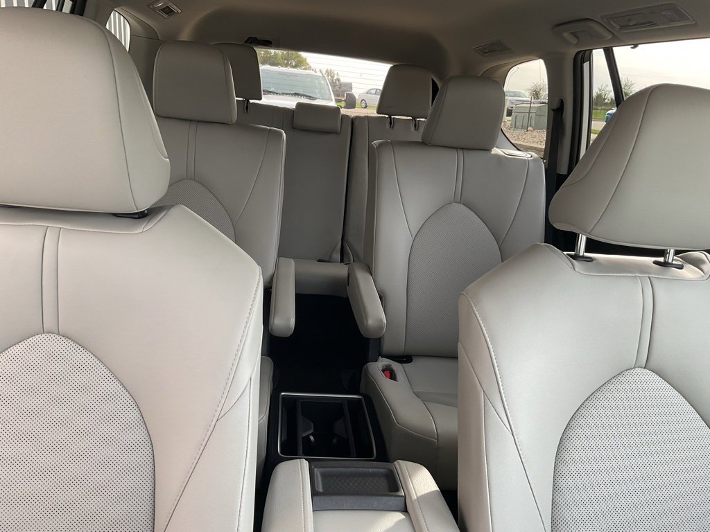 Used 2025 Toyota Grand Highlander AWD image 22