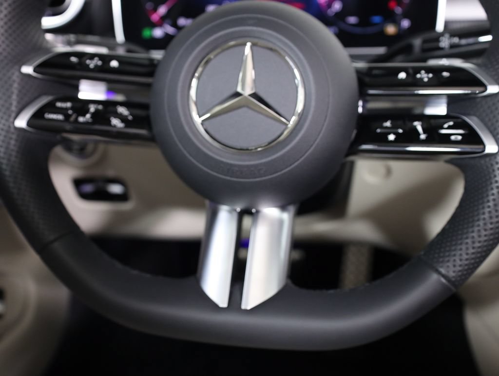Used 2025 Mercedes-Benz CLE 450 4MATIC Cabriolet image 20