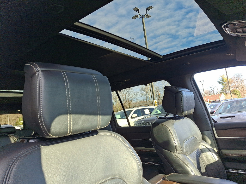 Used 2024 Jeep Grand Wagoneer L 4WD image 13