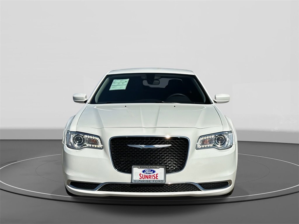 Used 2023 Chrysler 300 Touring image 3