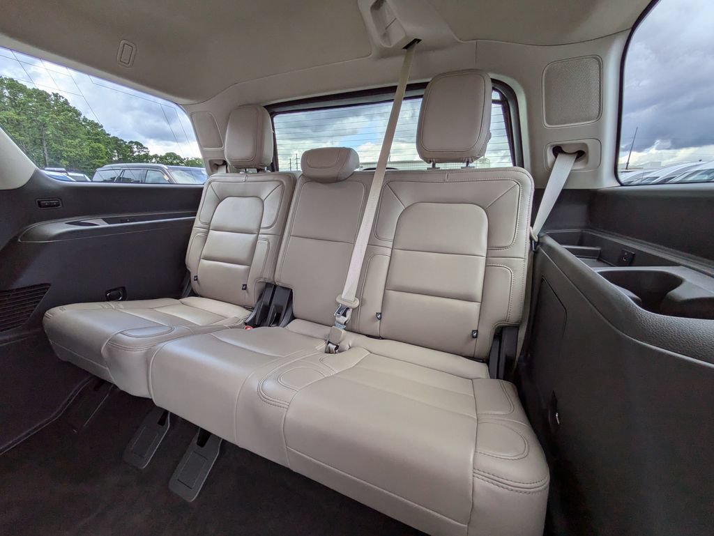 Certified 2022 Lincoln Navigator Reserve AWD/4WD image 18