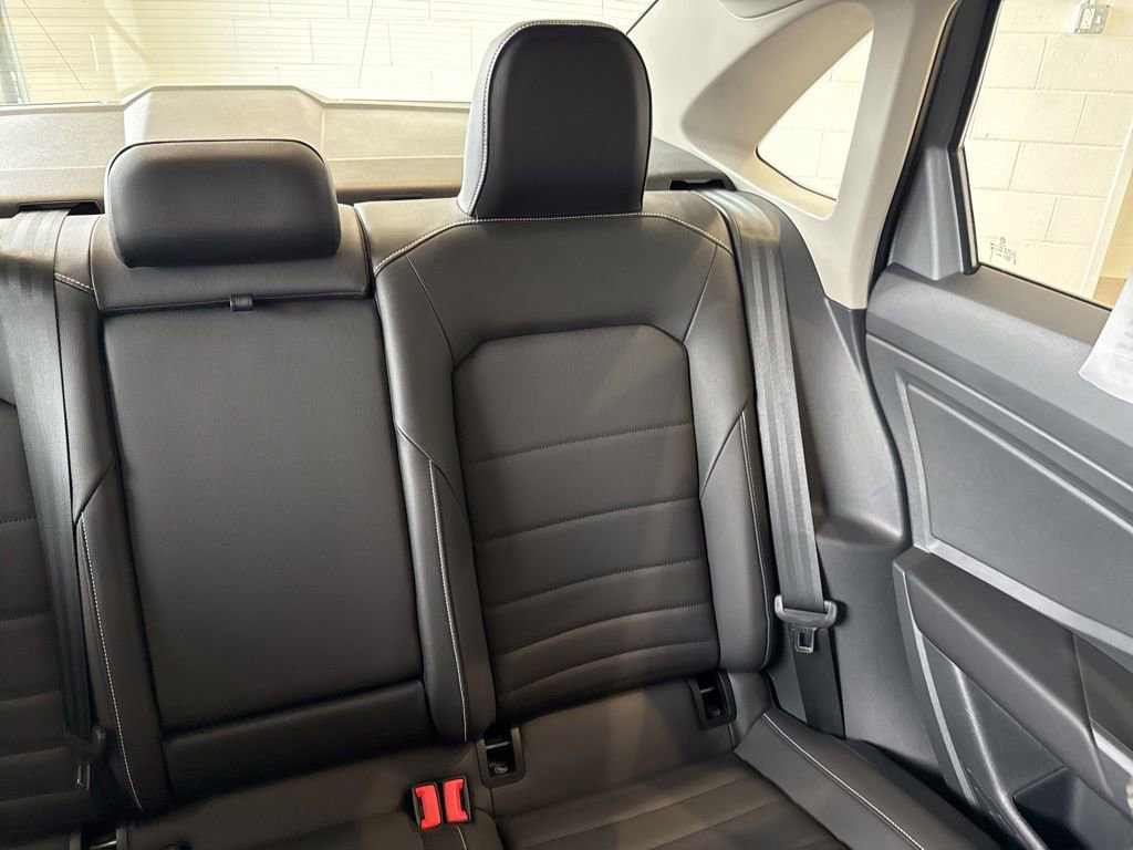 Used 2023 Volkswagen Jetta SE image 16