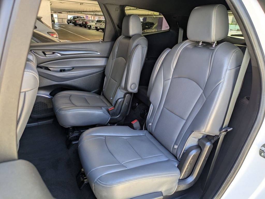 Used 2024 Buick Enclave Premium AWD/4WD image 24