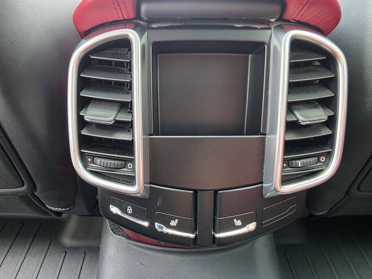 Used 2016 Porsche Cayenne S AWD/4WD image 17