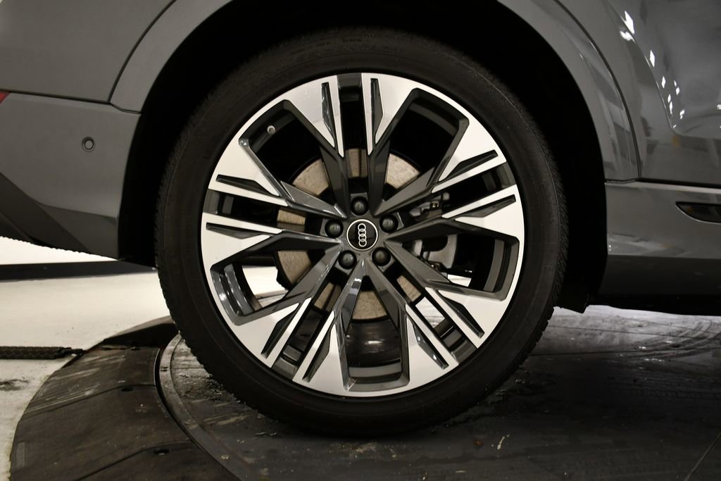 New 2026 Audi Q8 Premium Plus image 16